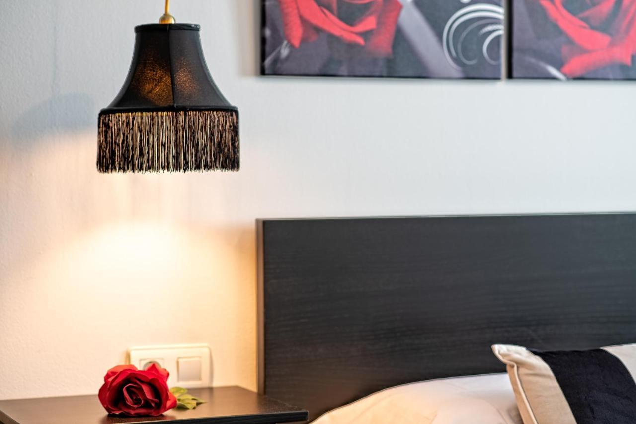 Calido Apartamento Con Piscina En Barcelona ริปอเยต ภายนอก รูปภาพ