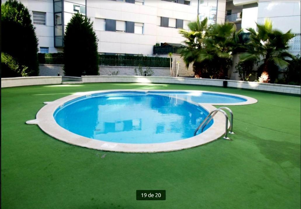 Calido Apartamento Con Piscina En Barcelona ริปอเยต ภายนอก รูปภาพ